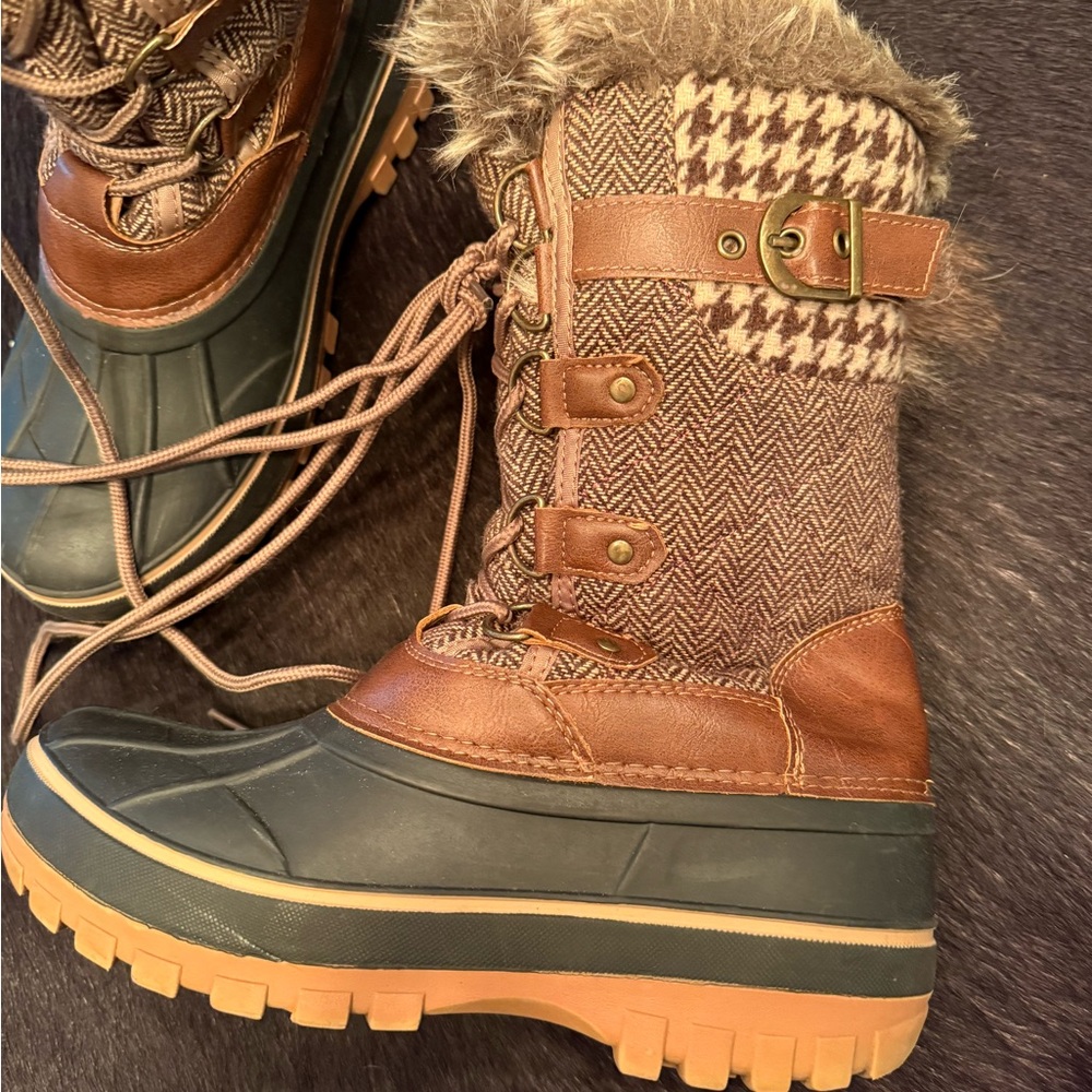 3M Thinsulate Brown and Black Winter Boots